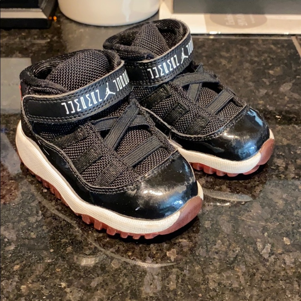 Air Jordan 11 Space Jam